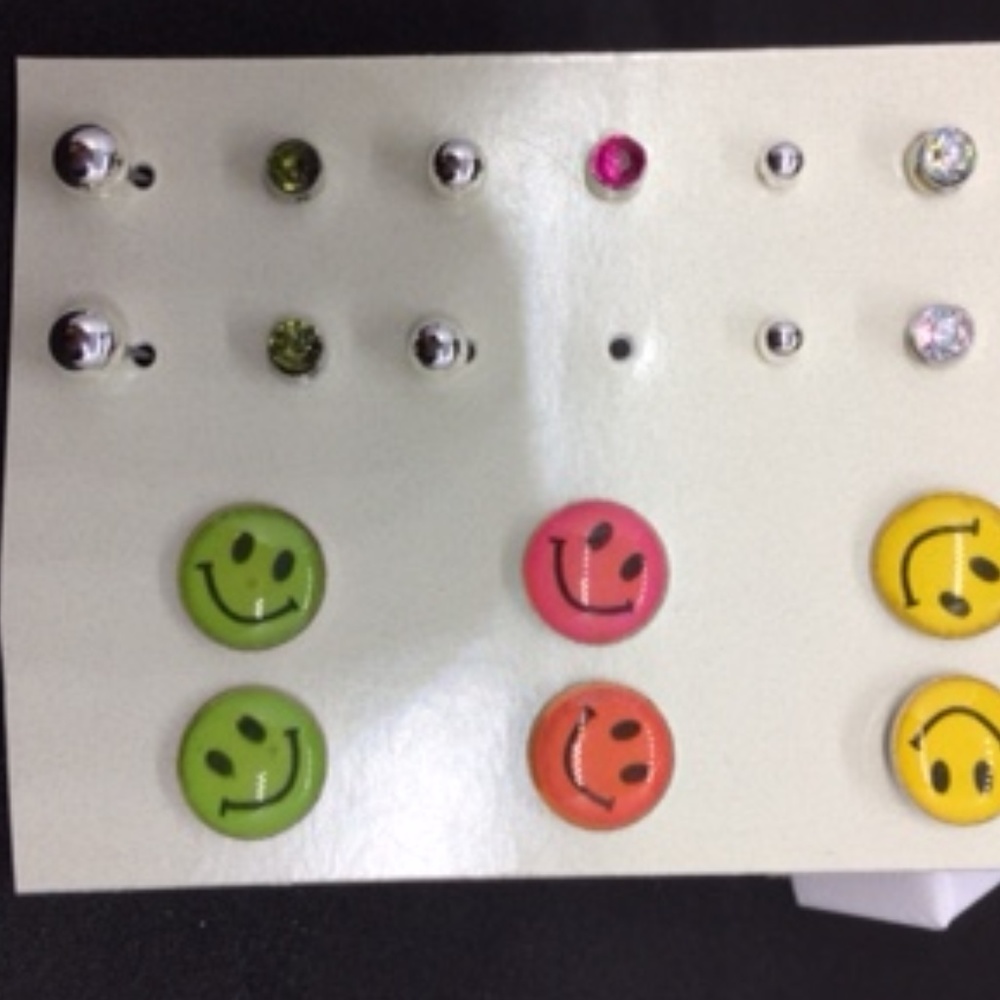 2/10NWT 8 Pairs of Smileys and Dots Post Earrings